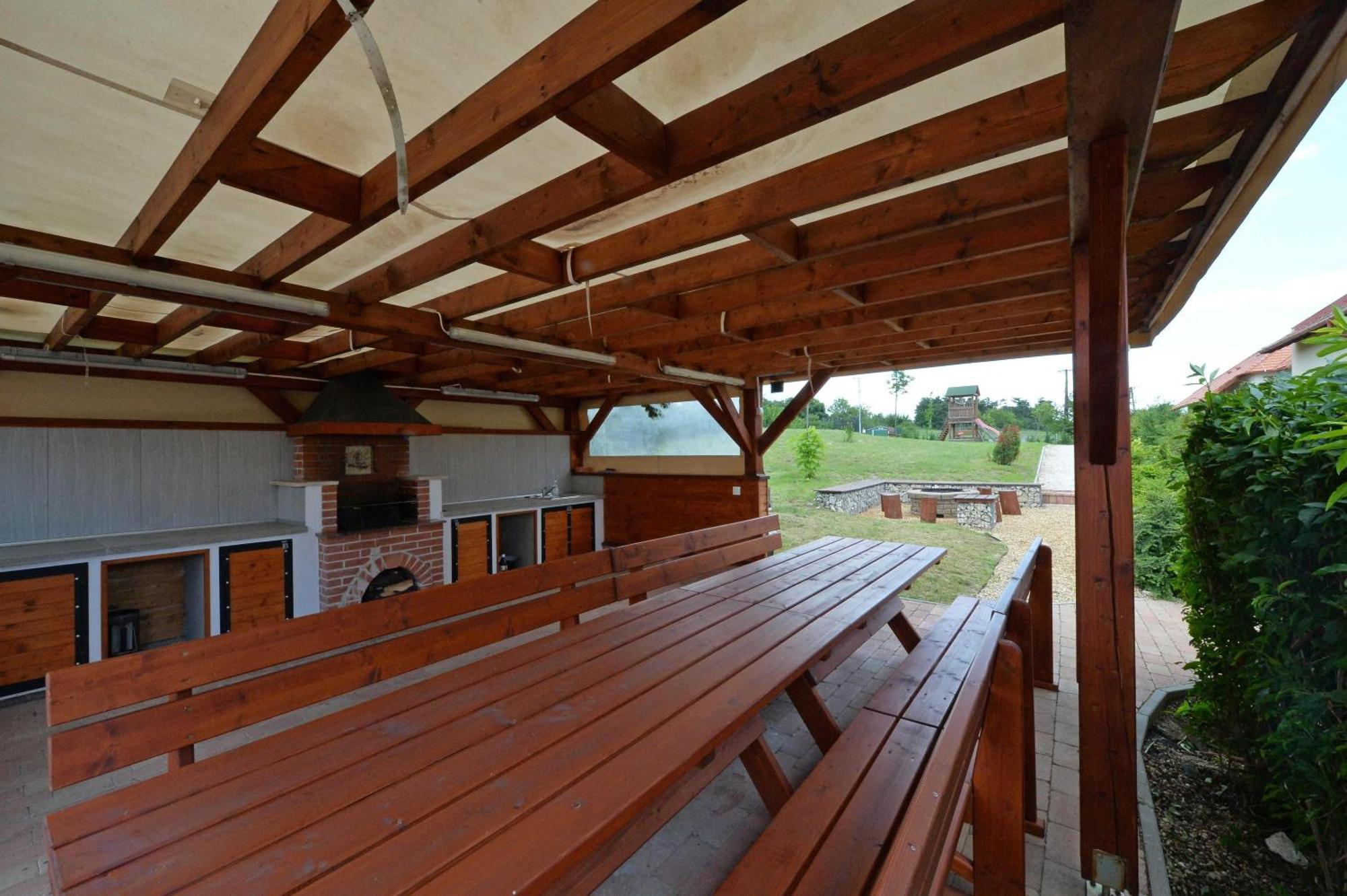 Aranymandula Apartmanok Balatonakali Exteriör bild