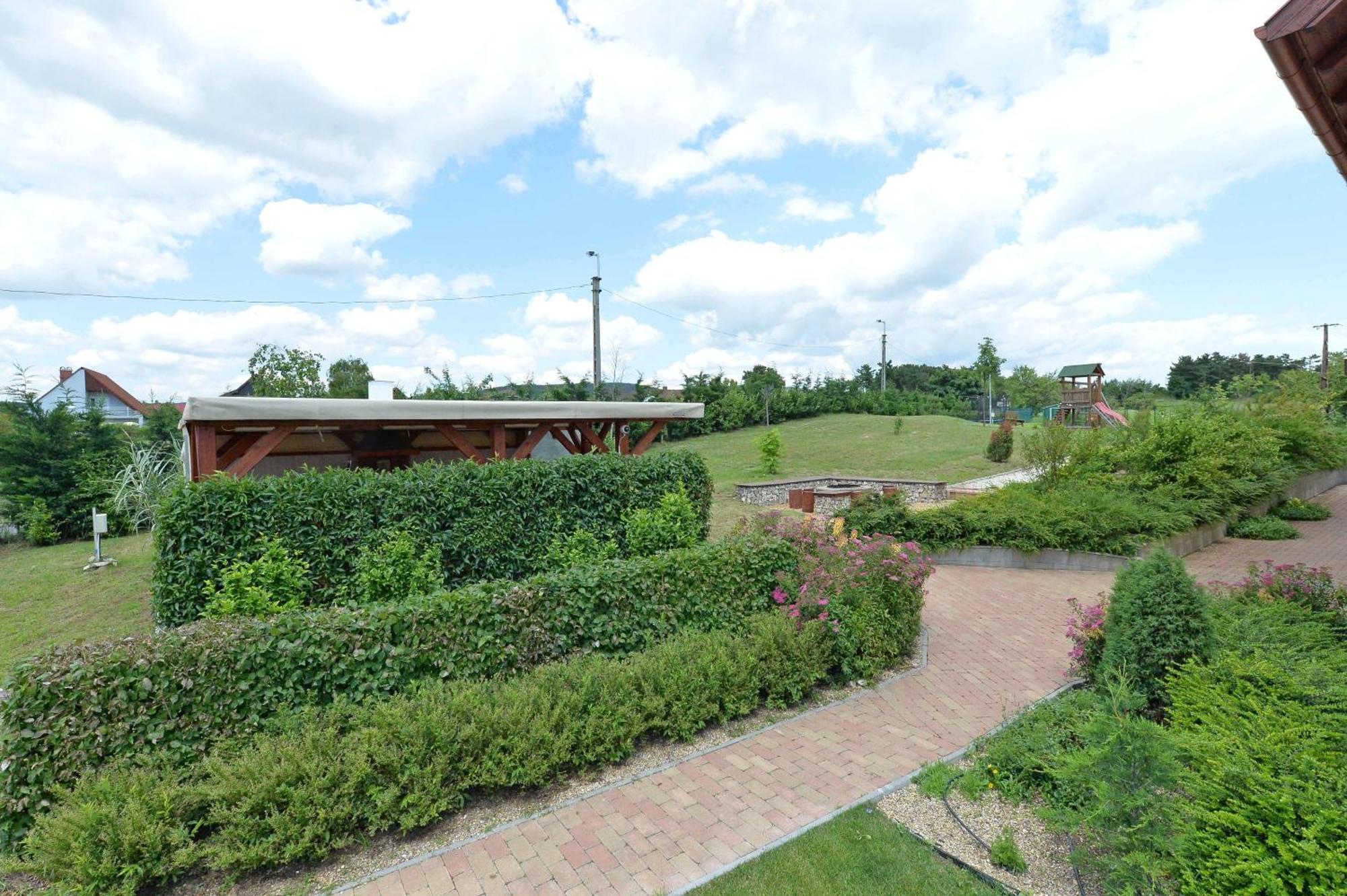Aranymandula Apartmanok Balatonakali Exteriör bild