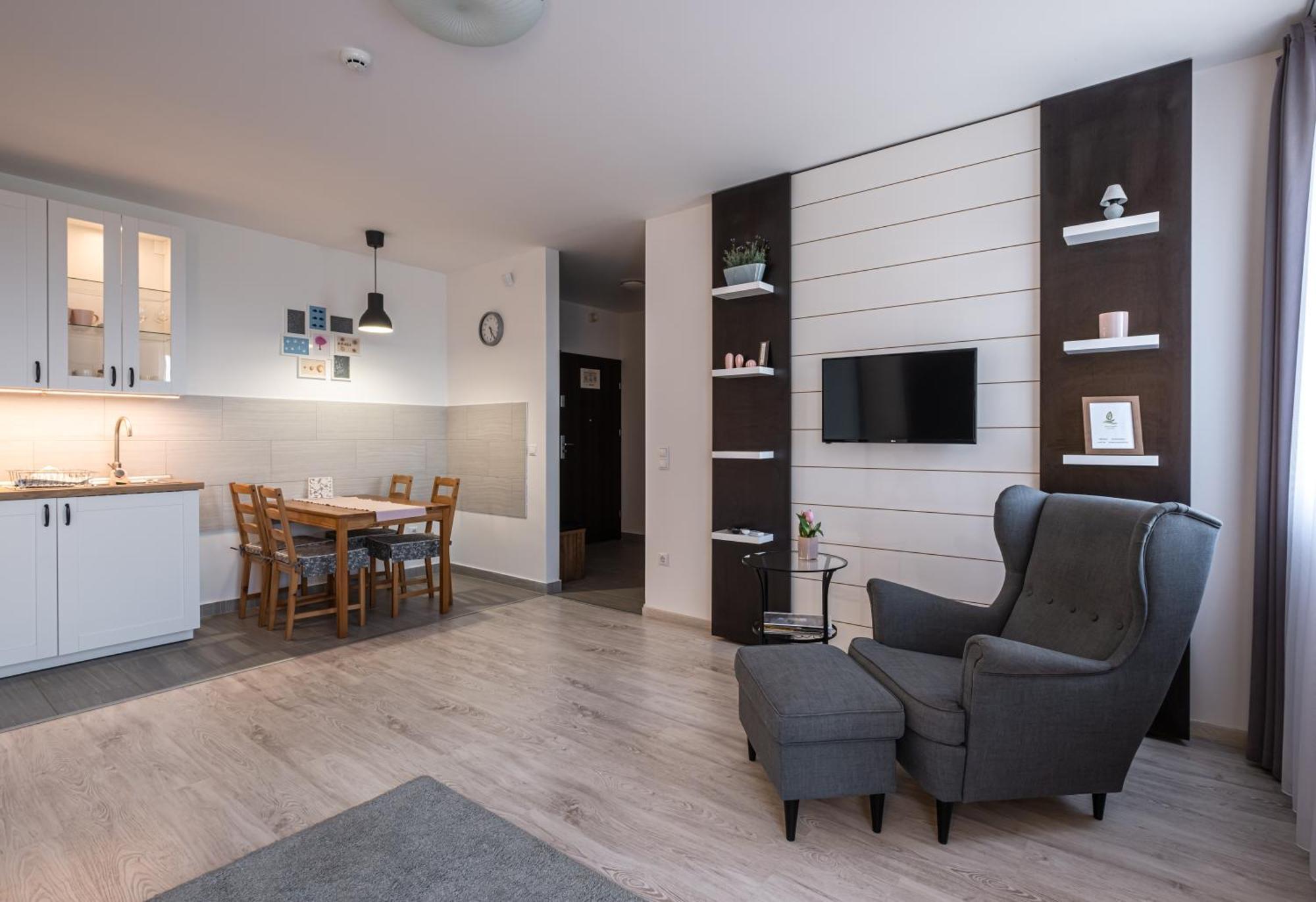 Aranymandula Apartmanok Balatonakali Exteriör bild