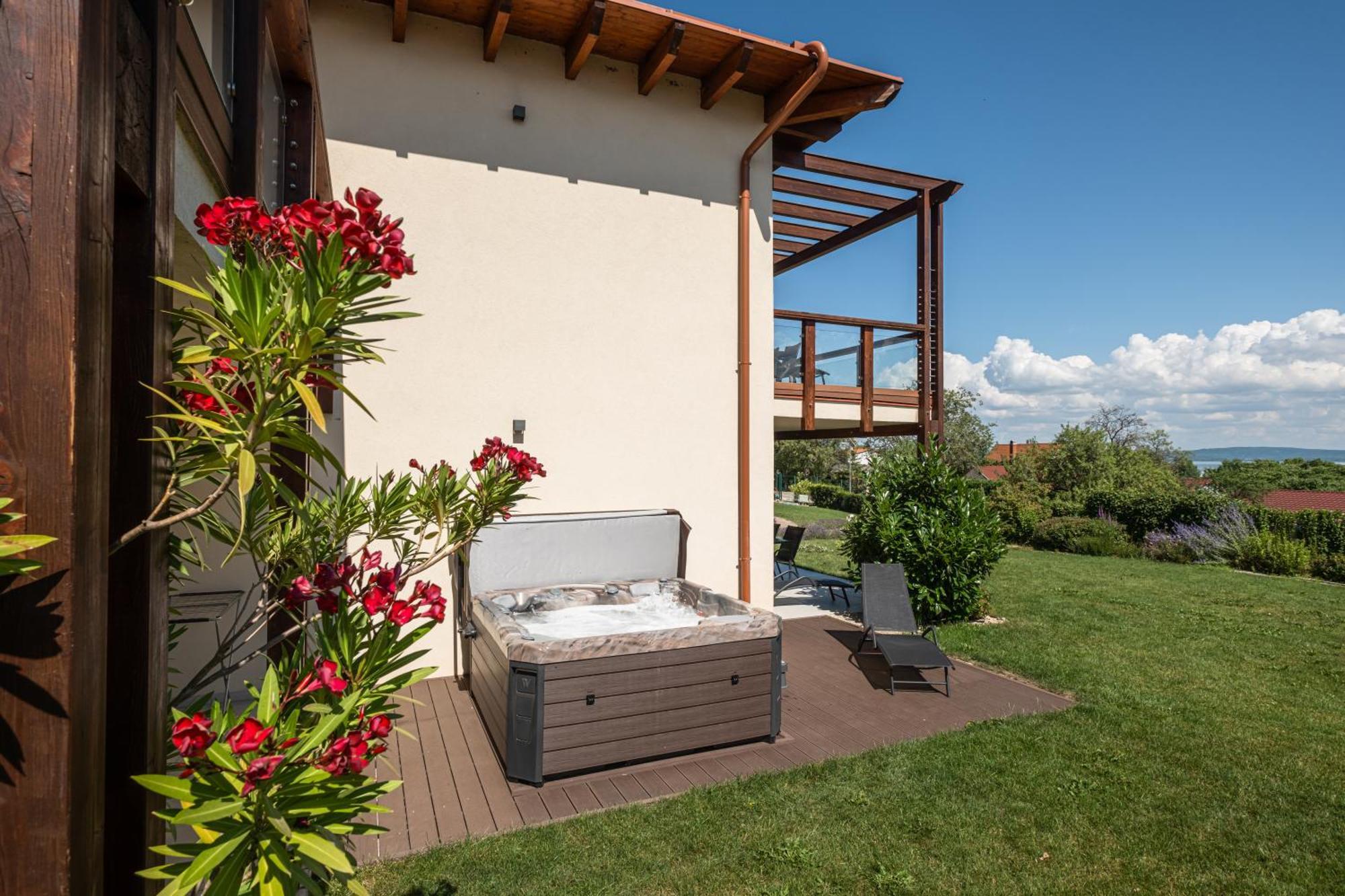 Aranymandula Apartmanok Balatonakali Exteriör bild