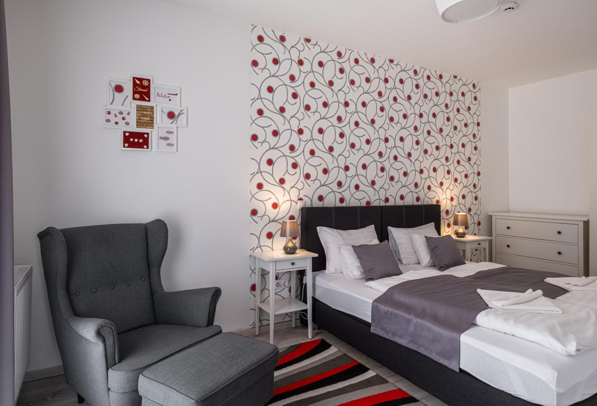 Aranymandula Apartmanok Balatonakali Exteriör bild