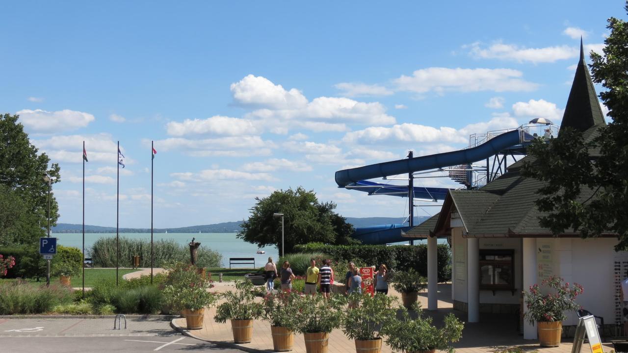 Aranymandula Apartmanok Balatonakali Exteriör bild