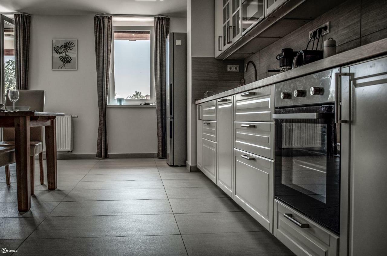 Aranymandula Apartmanok Balatonakali Exteriör bild